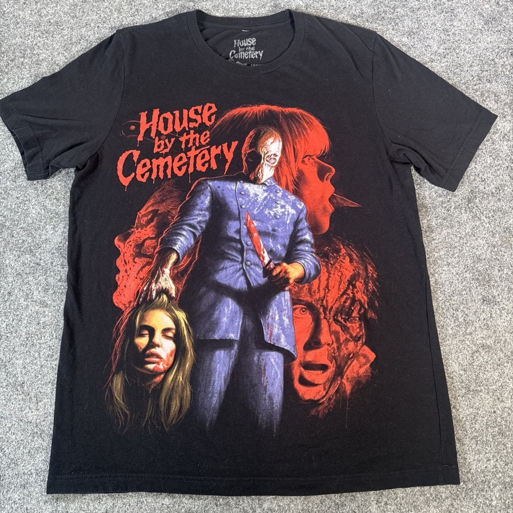 House By The Cemetery Halloween T-Shirt Size Large